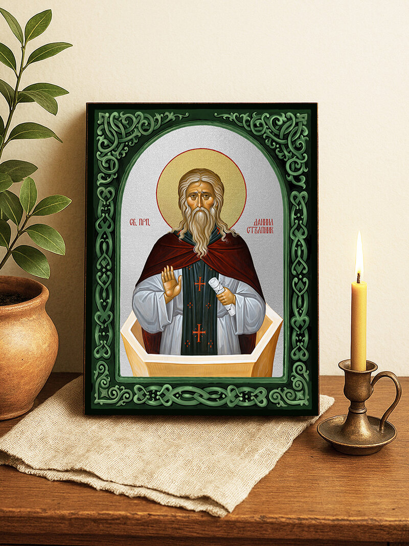 Икона на Св. Даниил Стълпник със зелен флорален свод и сребърен фон