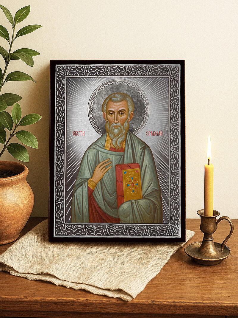 Сребърна икона на Св. Ермолай със сребрист фон с лъчи и рамка