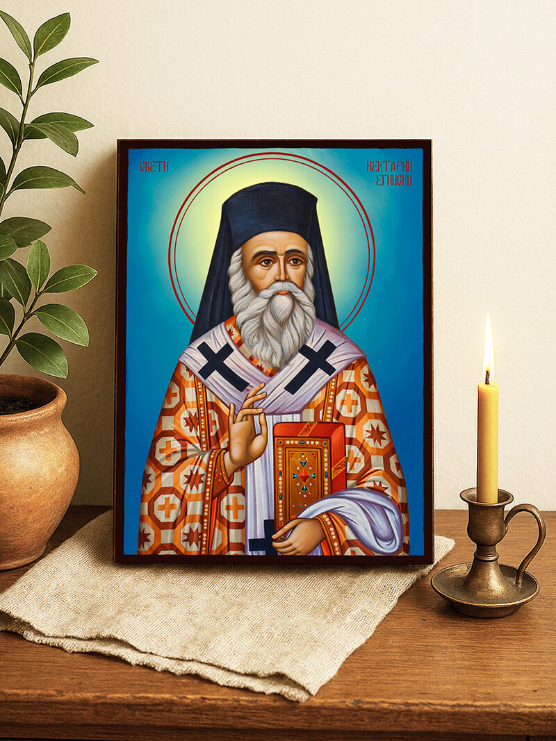 Чудотворна икона на Св. Нектарий Егински с небесен фон