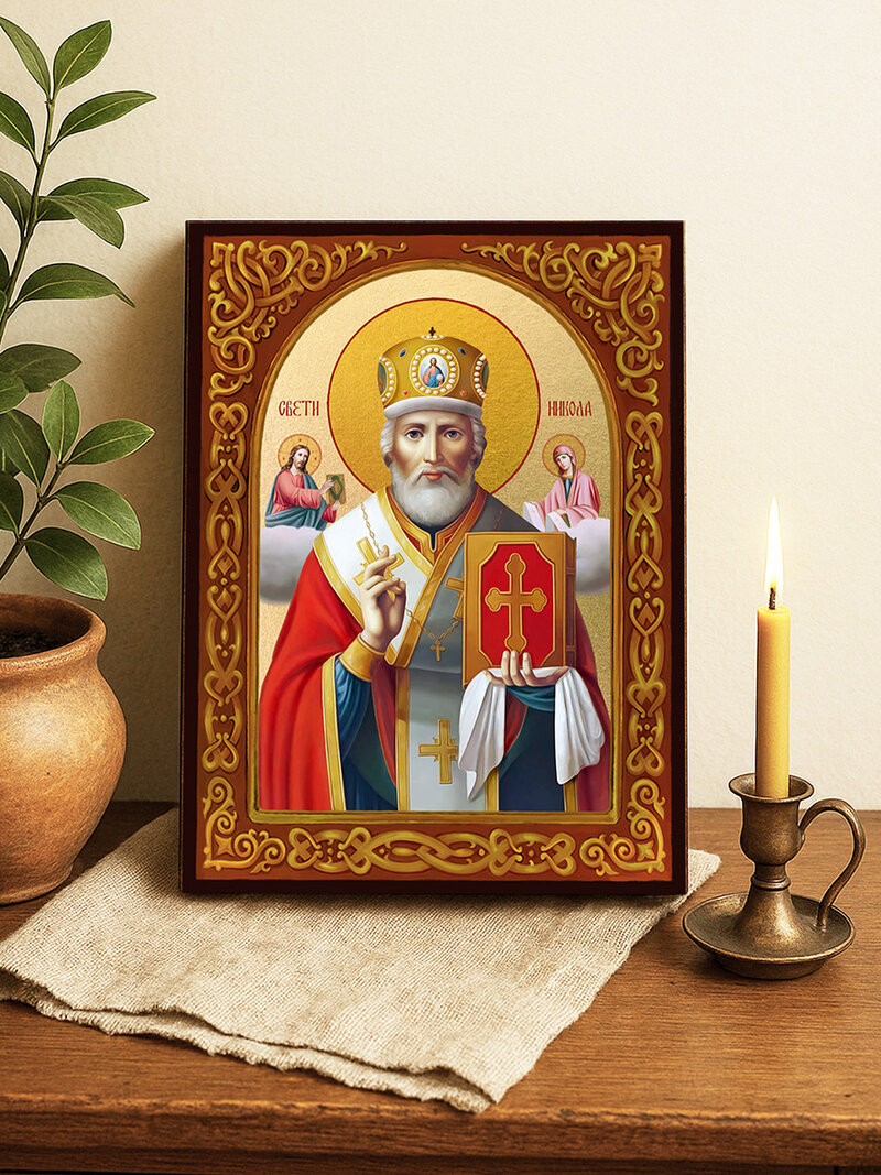 Златна икона на Св. Николай Чудотворец с флорален свод