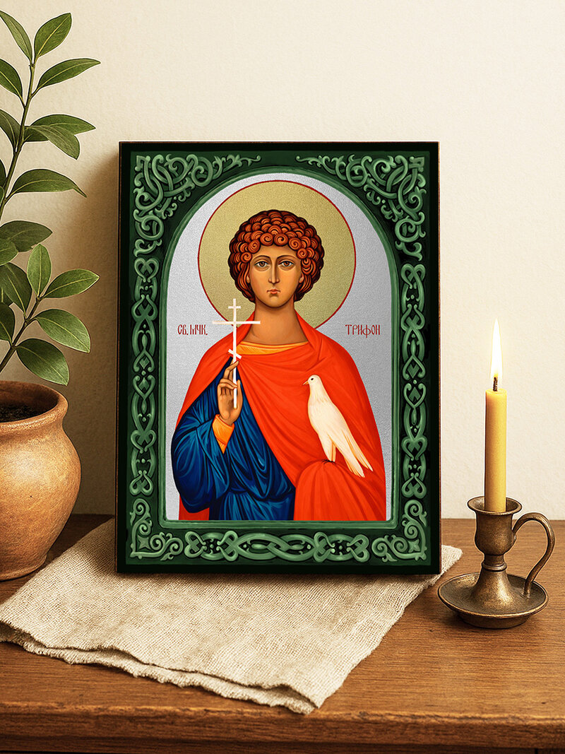 Икона на Св. Трифон със зелен флорален свод и сребърен фон